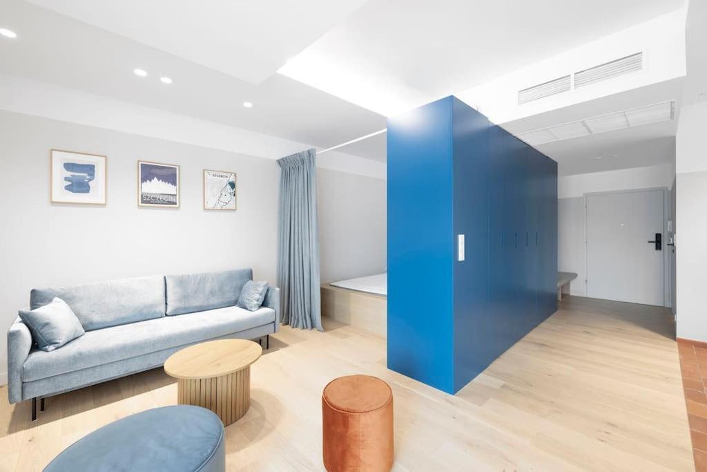 Apartment Blue - Hanza Tower *