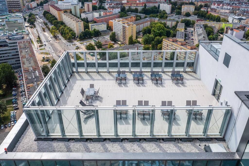 Blue - Hanza Tower